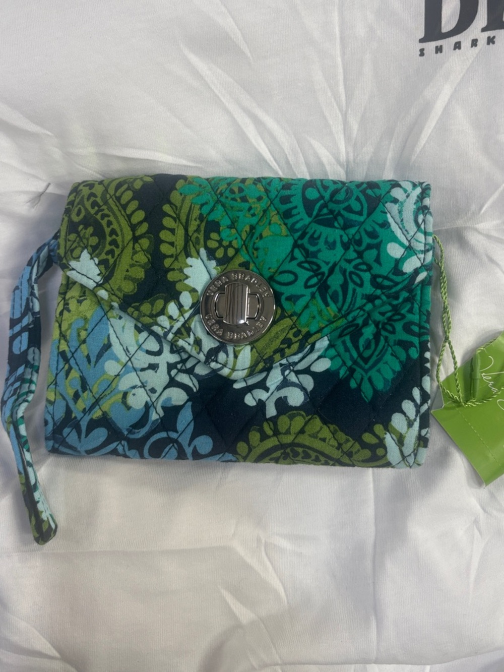 Vera Bradley  nwt Quilted Floral Wristlet Clutch in Teal & Green wallet
